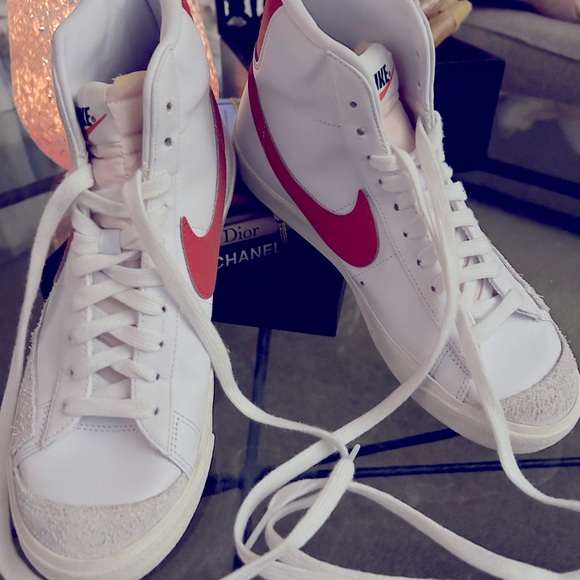 Nike high tops never worn - Picture 2 of 7
